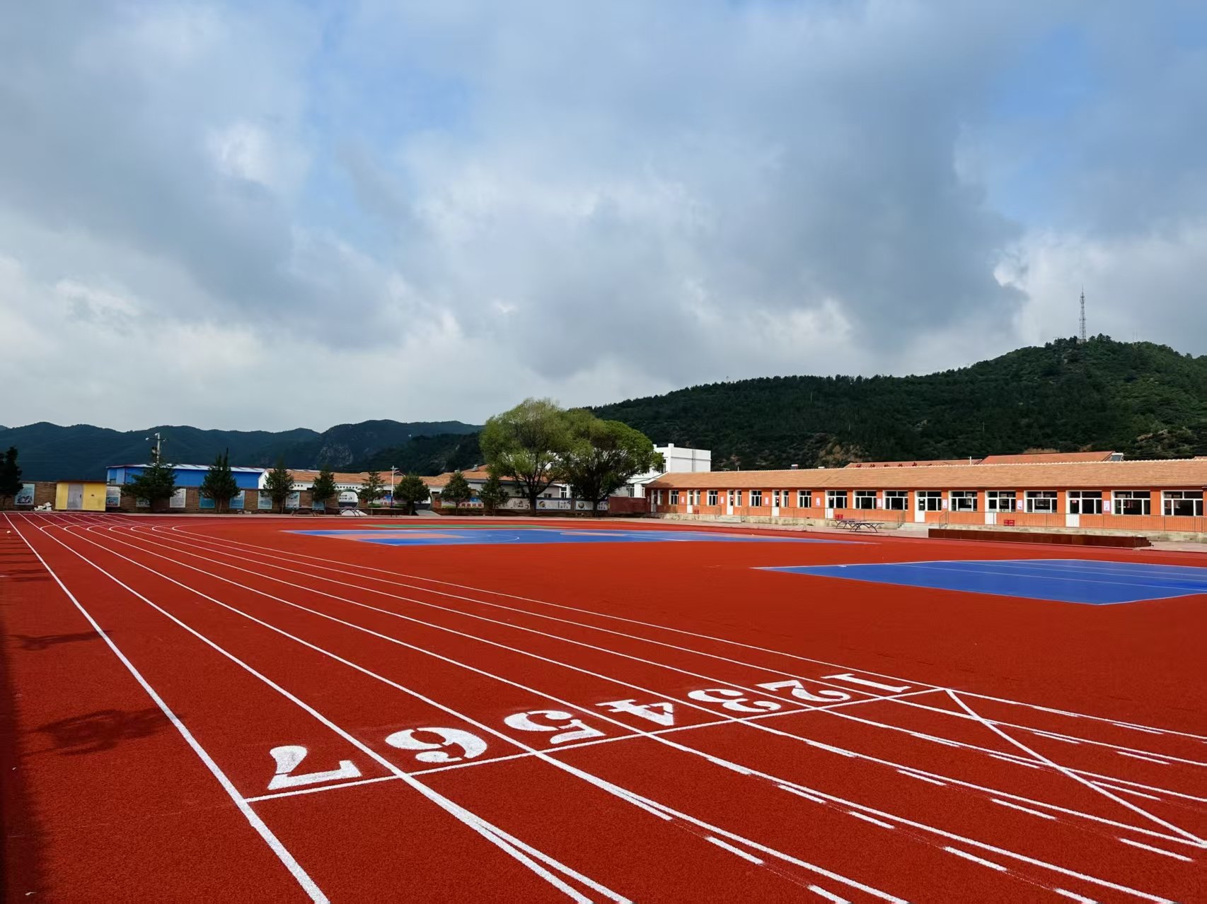 邵阳市自结纹塑胶跑道塑胶跑道施工 - 排名